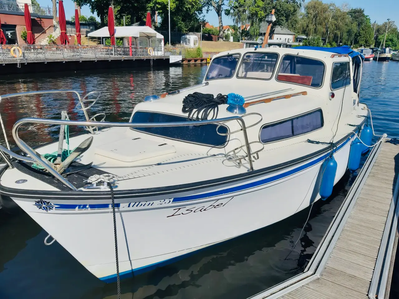Houseboat Isabel