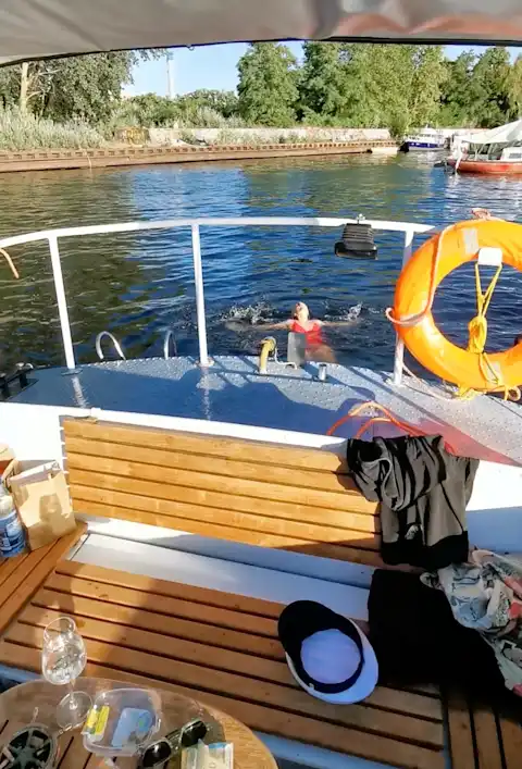 View to the stern