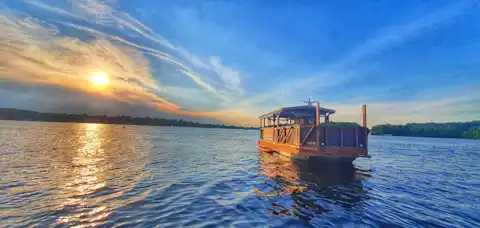 Panoramic view of the Rib-Eye barbecue raft on the Havel