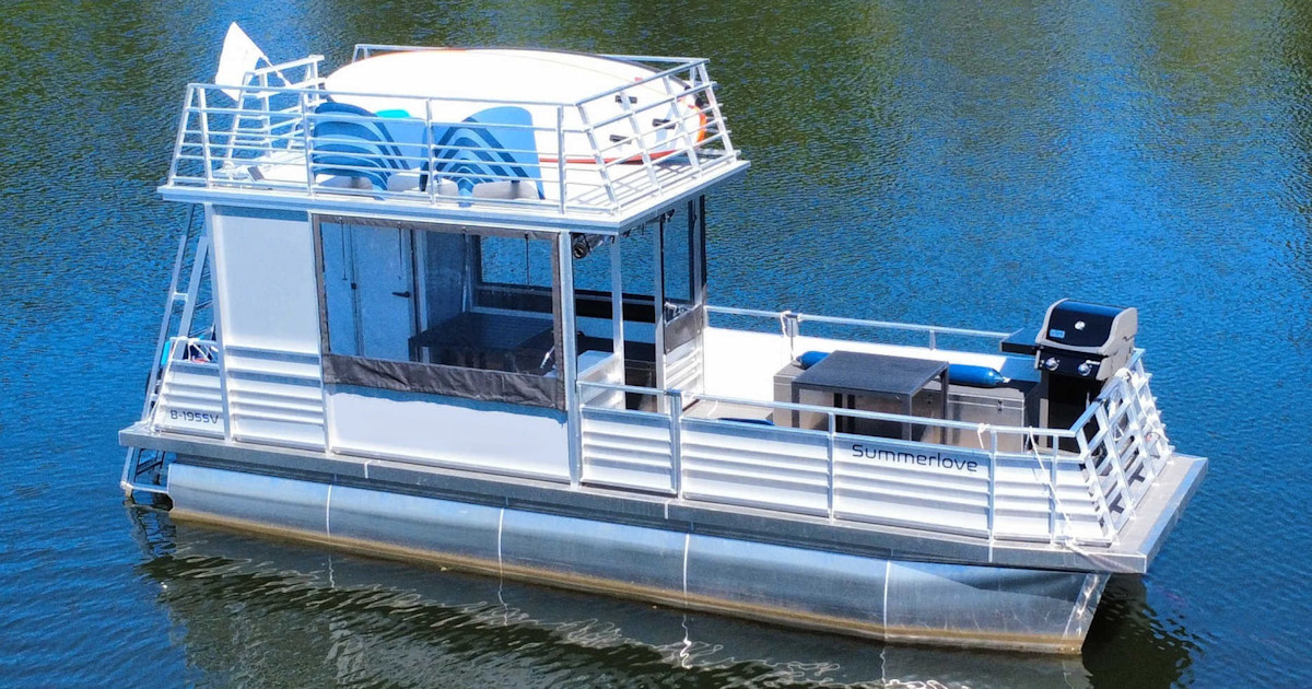 Slide Raft Compartment Party Raft with Slide and Grill | Raft Rental Lake Tegel