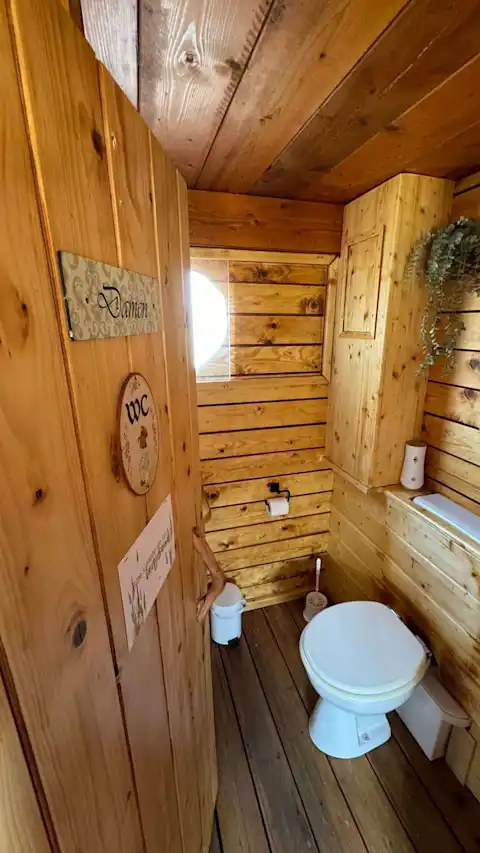 christel-innen-toilette