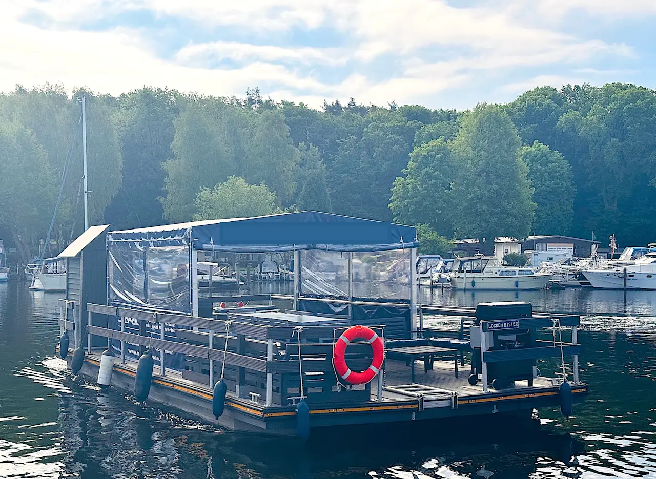 Partyfloß Verleih in Berlin Spandau