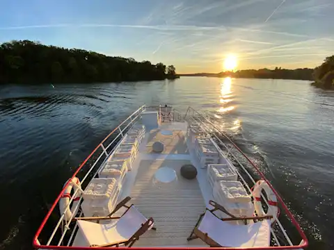 Sonnendeck und Loungebereich auf der Mathilda