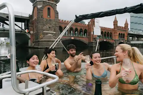 Badedampfer at Oberbaum Brücke