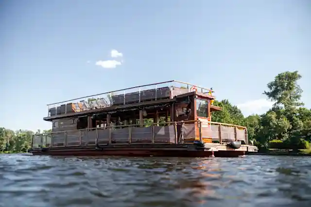 The Berlin party raft on a Spree tour