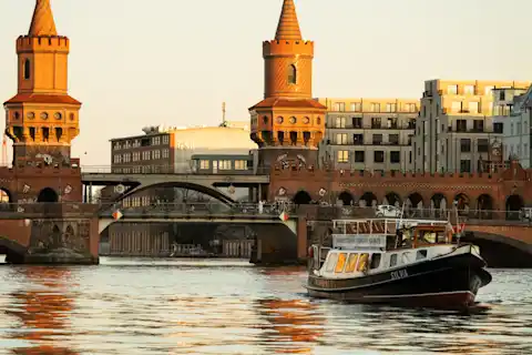 Barge Sylvia in Berlin Mitte