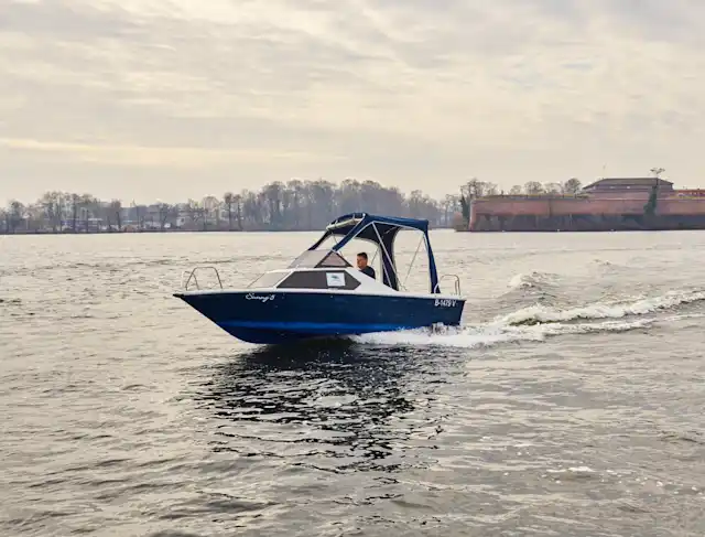 Motorboot Sunny auf der Havel