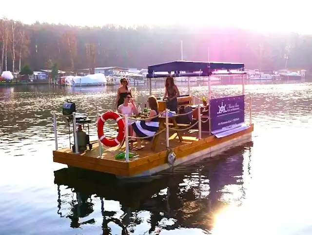 Rent a grill boat and raft in Berlin
