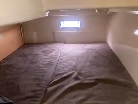 Bunk with bed on the houseboat Lilly