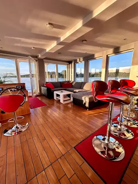 Jaxs Salon