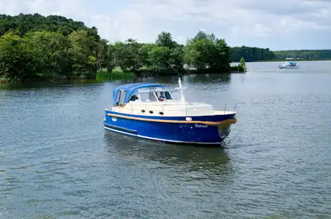 Hausboot Theresa auf dem Wannsee vor Anker
