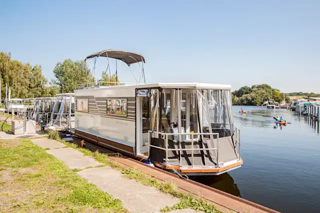 Vacation on the houseboat Flexmobil 8.0