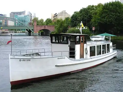 Boat tour with the MS Heidelberg in Spandau