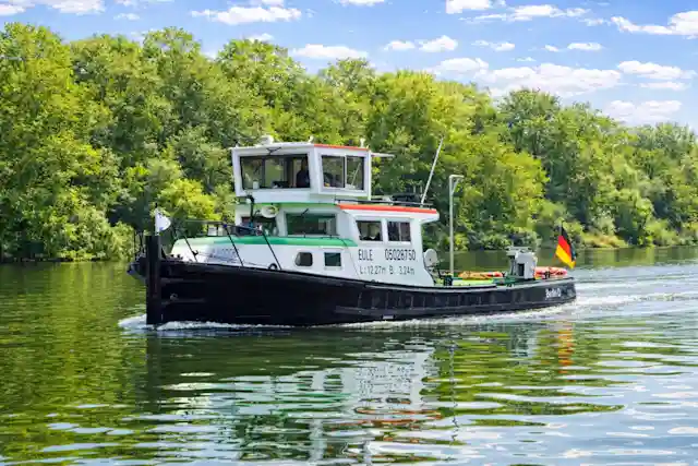 Arbeitsboot, Schubboot und Eisbrecher in Berlin