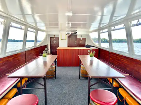 Salon mit Bar 