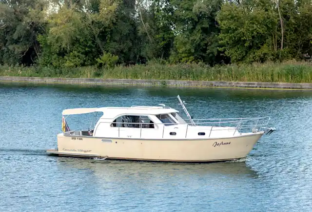 Houseboat JoAnne