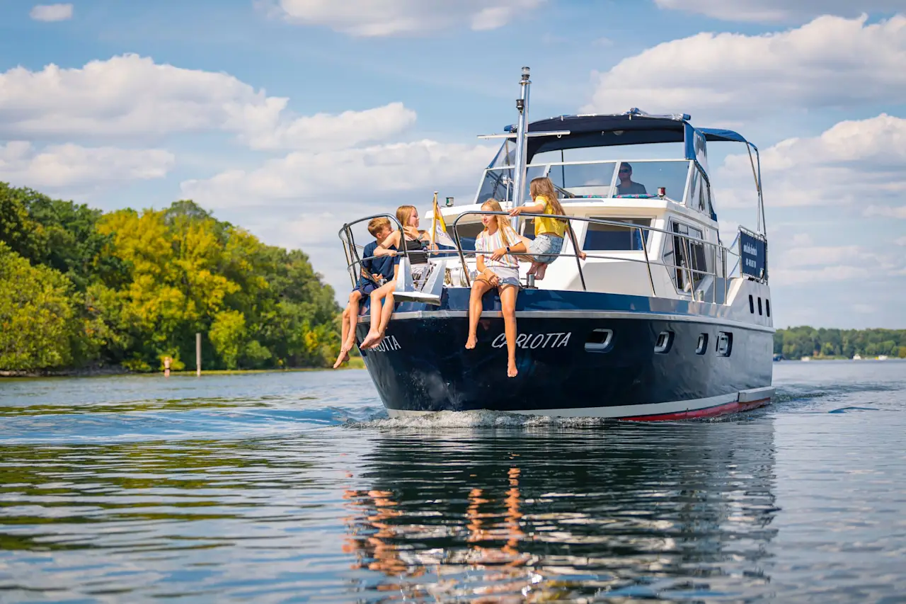 Familienurlaub auf dem Hausboot Carlotta