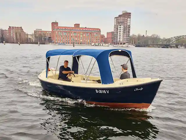 Motorboot Charly auf einer Bootstour